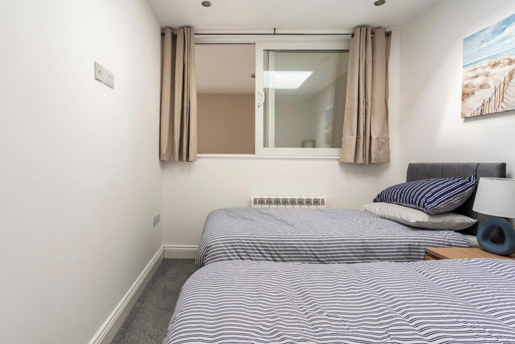 Beautiful 2 Bed Apartment Just Steps To The Beach Weymouth Exterior photo